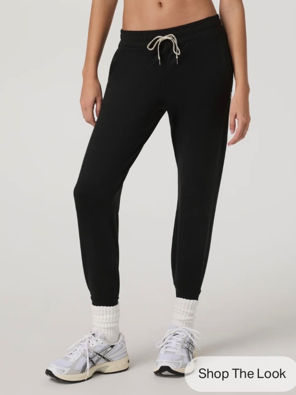 Vuori Women's Performance Jogger in Black Heather